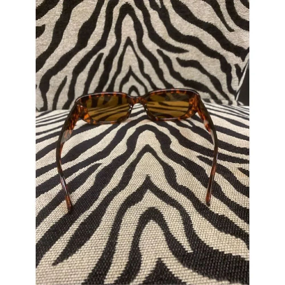 Turtle She'll Fashion Sunglasses - Picture 3 of 4